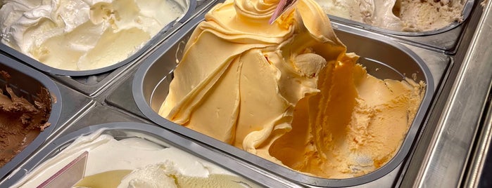 Sladoria ice-cream house is one of Lugares favoritos de Discotizer.