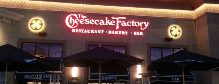The Cheesecake Factory is one of Locais curtidos por natsumi.