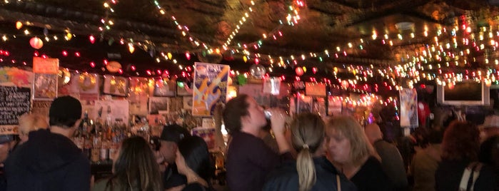 Hank's Saloon is one of Bars.