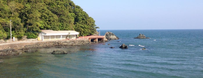 伊勢夫婦岩めおと横丁 is one of Tempat yang Disukai Sada.