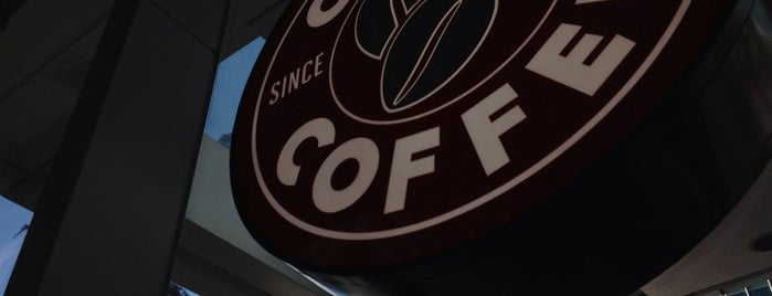 Costa Coffee is one of Lugares favoritos de Greg.