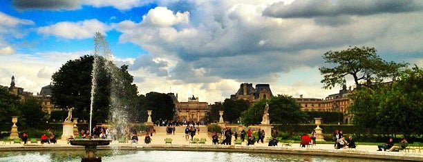 Tuileries Garden is one of Paname.