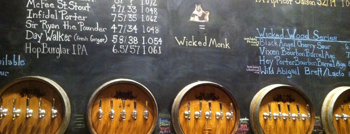 Wicked Weed Brewing is one of Locais curtidos por Michelle.