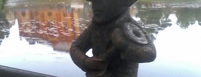 Пам'ятник Белі Бартоку / Béla Bartók statue is one of Міні-скульптури. УЖГОРОД!.