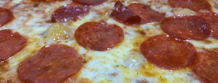 Spicchio - Pizza a la leña is one of สถานที่ที่บันทึกไว้ของ Isabel.