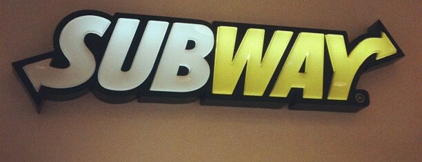 Subway is one of Lugares guardados de Anne.