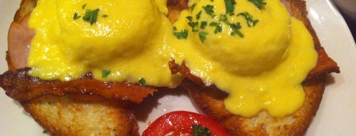 la Madeleine French Bakery & Café Plano is one of * Gr8 Dallas Breakfast Spots.