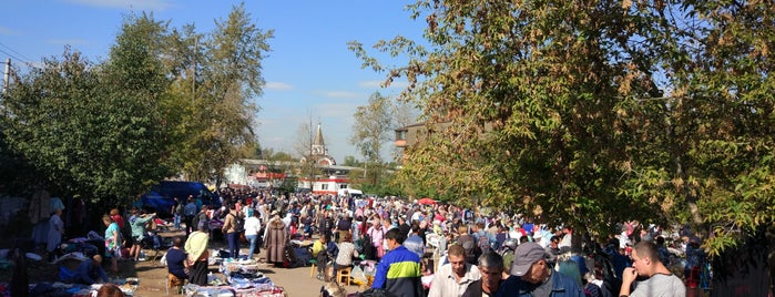 Блошиный рынок is one of Flea markets of the world.