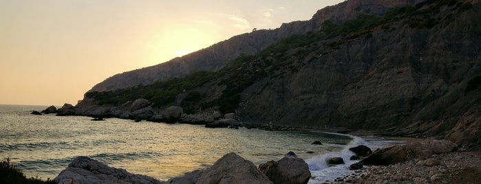 Yalı Beach is one of สถานที่ที่ Ayse ถูกใจ.