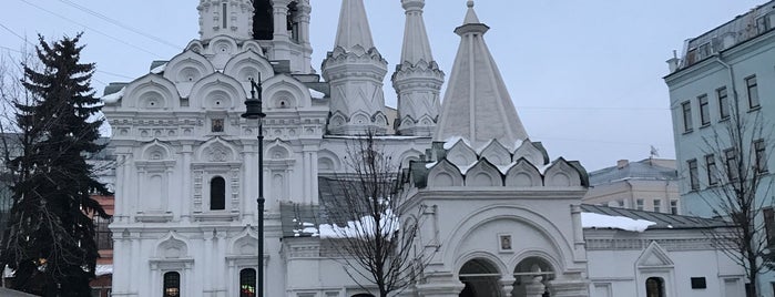 Церковь Рождества Богородицы в Путинках is one of สถานที่ที่ iNastasia ถูกใจ.