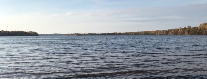 Горавалдайское озеро is one of Надо посетить.