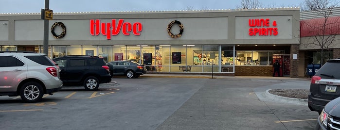 Hy-Vee is one of Liquor Stores.