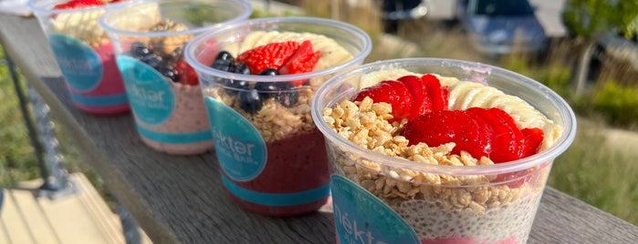 Nekter Juice Bar is one of Lugares favoritos de Nash.