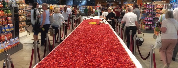 EDEKA Zurheide is one of Düsseldorf Best: Shops & services.