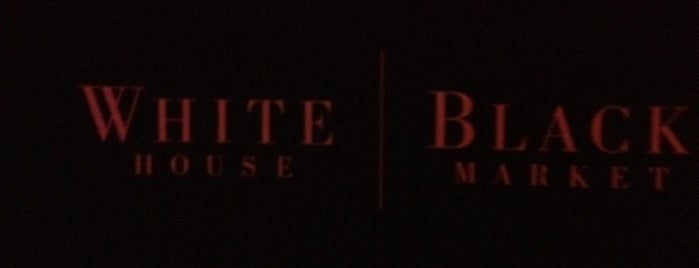 White House Black Market is one of สถานที่ที่ Jenny ถูกใจ.