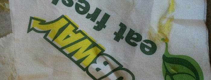 Subway is one of Lugares favoritos de Enia.