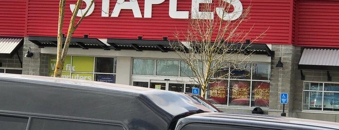 Staples is one of Dan : понравившиеся места.