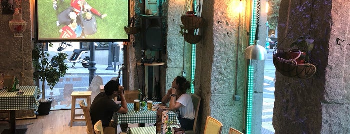 Green Club Café is one of En madrid.