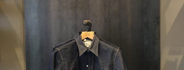Levi's Store is one of Eduardoさんのお気に入りスポット.