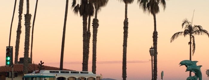 Stearns Wharf is one of Orte, die Eduardo gefallen.