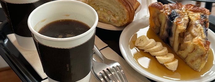 Zebra Coffee ＆ Croissant is one of デートのごはん.