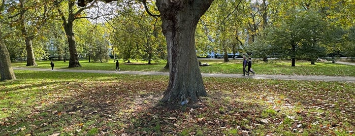 Гайд-парк is one of London.