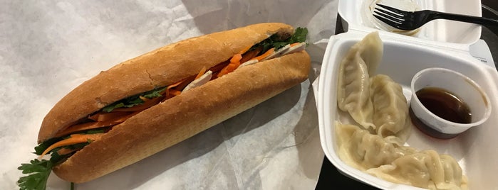 Banh Mi Viet is one of Quin'in Beğendiği Mekanlar.