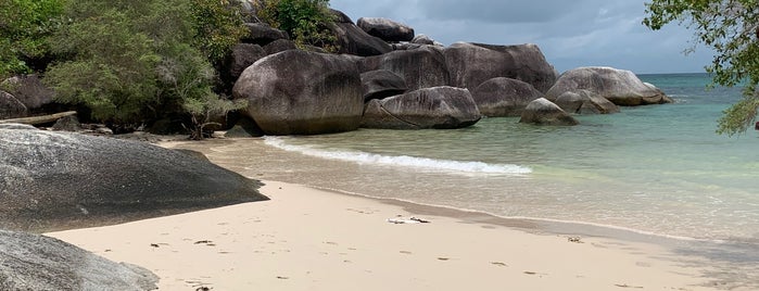 Pantai Tanjung Tinggi is one of Must-visit Great Outdoors in Tanjung Pandan.