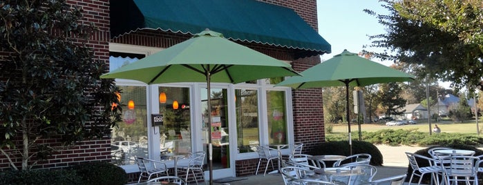 Sweet Creations Frozen Yogurt is one of Morgan's Saved Places.