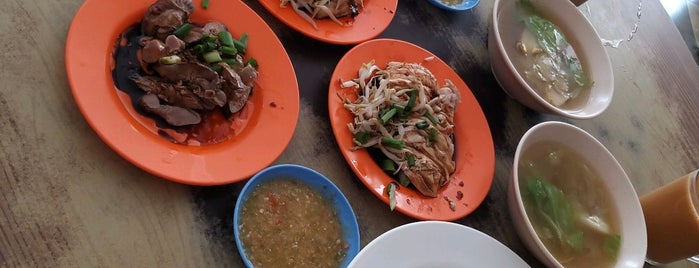 Pak Hock Famous Chicken Rice is one of George Town.
