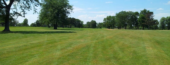 Fresh Meadow Golf Club is one of Activities.