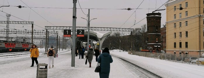 Ж/д станция Дербеневская is one of Платформы и станции Москвы.