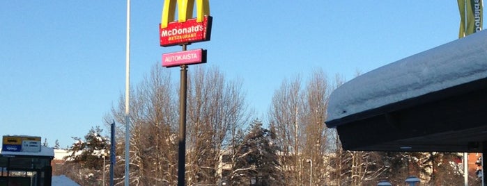 McDonald's is one of สถานที่ที่ Esa ถูกใจ.