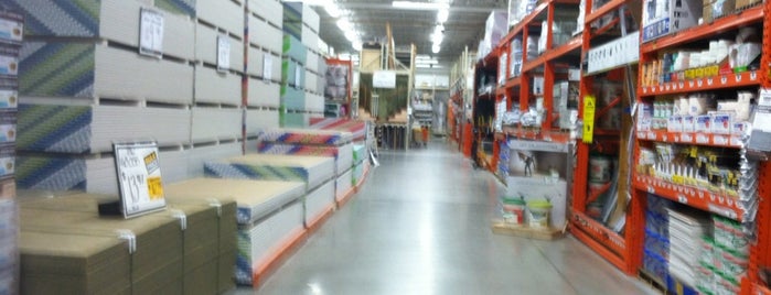 The Home Depot is one of Lieux qui ont plu à Drew.