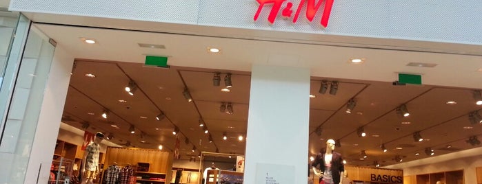 H&M is one of Mis sitios favoritos.