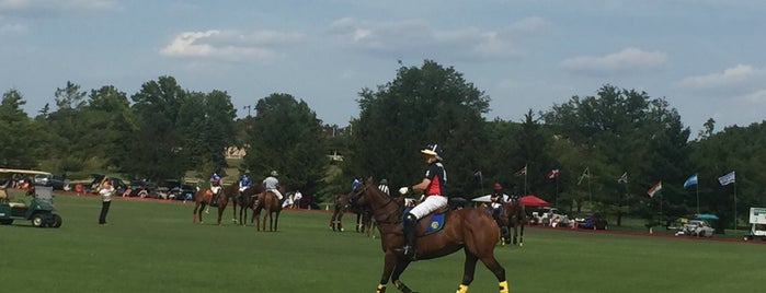Oak Brook Polo Fields is one of Lugares favoritos de Mike.