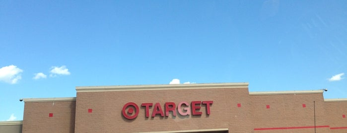 Target is one of สถานที่ที่ Kelly ถูกใจ.