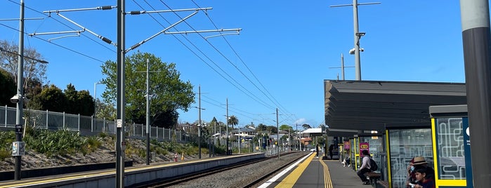 Avondale Train Station is one of Western line.
