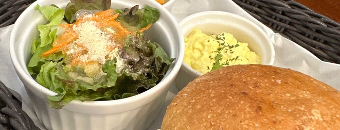 mixture Bakery & Café is one of TO DO: 下北沢.