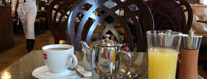 Café Imperial is one of Posti che sono piaciuti a Irem.