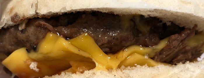 Biber Burger is one of Irem : понравившиеся места.
