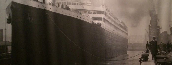 Titanic L'exposition is one of Lieux qui ont plu à Giulia.
