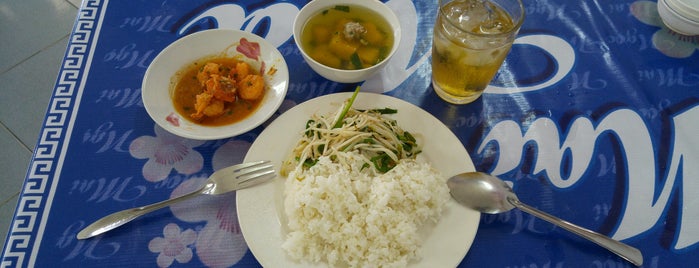 Cơm bình dân Mai Ngọc is one of Những quán ăn ngon.