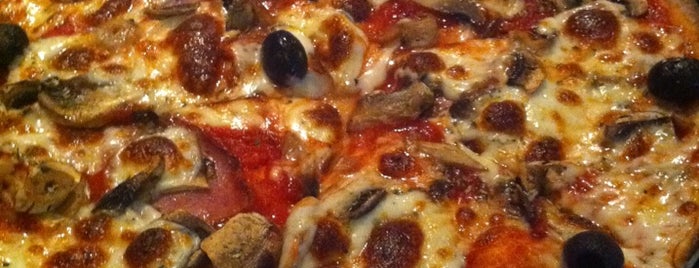 Pizza Express is one of DrAbdullahさんのお気に入りスポット.