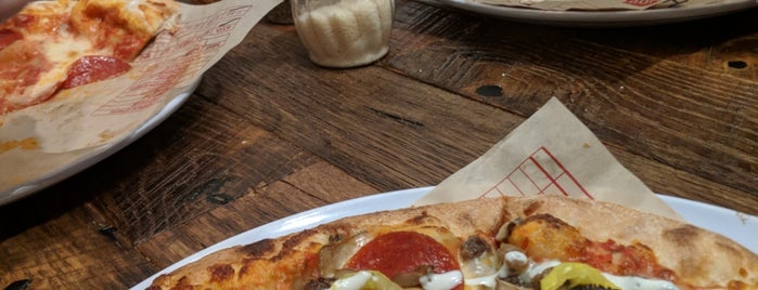 Mod Pizza is one of Lugares favoritos de Rob.