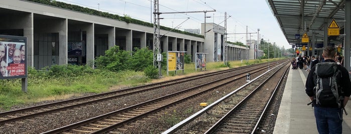 S Landsberger Allee is one of Berlin Bahnhof Ring.