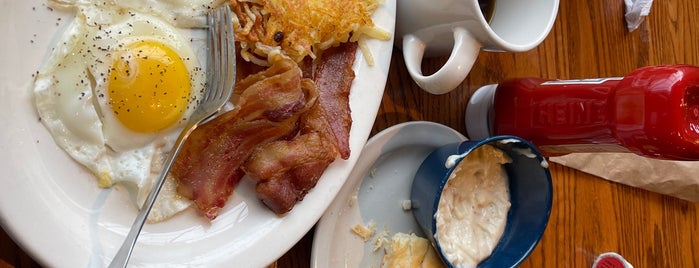 Cracker Barrel Old Country Store is one of The 15 Best Places for Cod in Louisville.