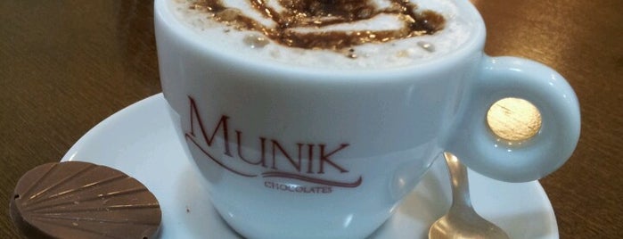 Munik Chocolates is one of Henriqueさんの保存済みスポット.