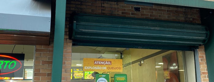 Subway is one of Campinas Comer Pizzaria.