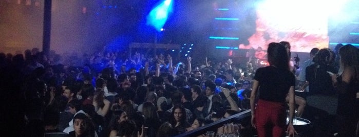 Crobar Club is one of Buenos Aires.